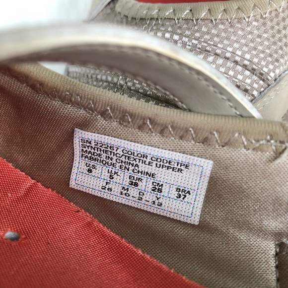 Sketchers Skid Free Sneakers Women’s Size 8 - Picture 2 of 8